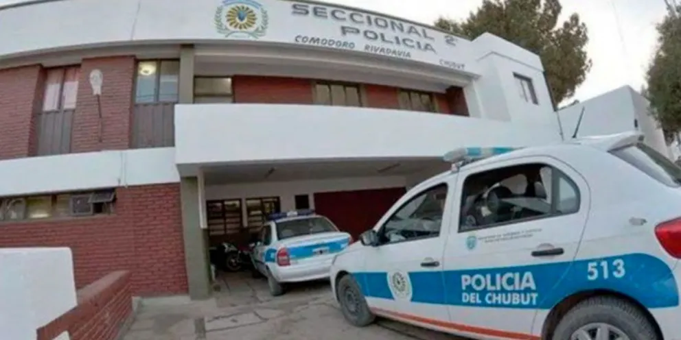 Manejaba borracho y tomando de una damajuana de 5 litros: quedó detenido