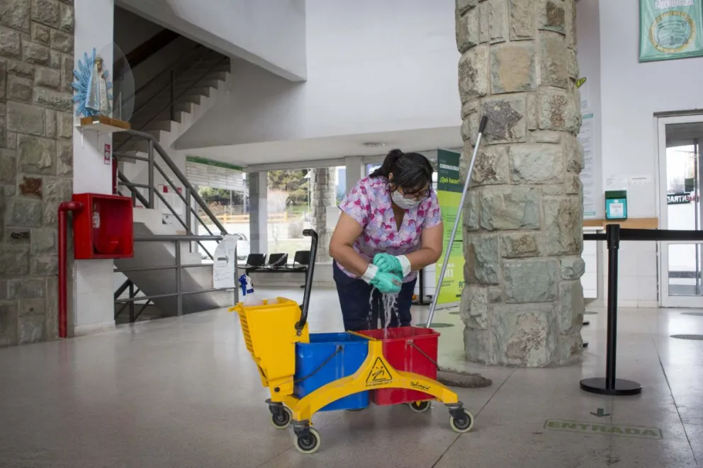 En la provincia fallecieron cuatro personas y hubo 302 nuevos contagios