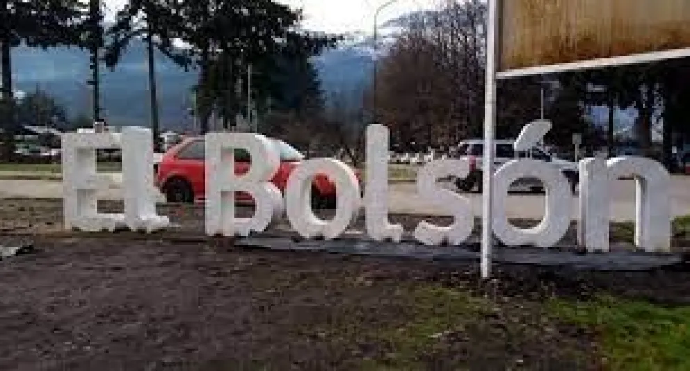 Vecinos de El Bolsón decidieron que sus letras se coloquen en plaza Pagano
