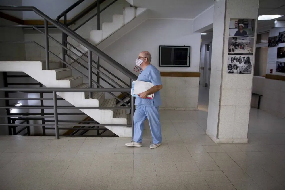 Murió una persona y hubo 224 casos nuevos de coronavirus en la provincia