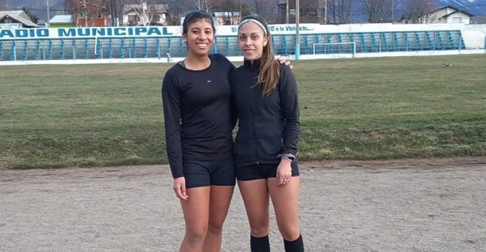 Dos adolescentes viajan con destino a Mendoza 