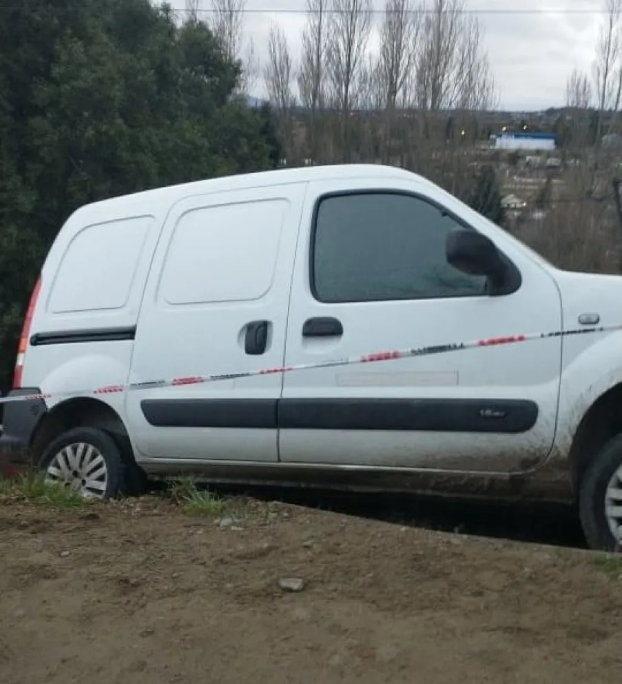 Temor de vecinos de la barda por el despiste de un utilitario