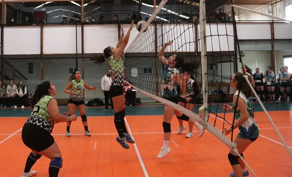 Catorce partidos completaron la segunda fecha de la Liga de Vóley Bariloche