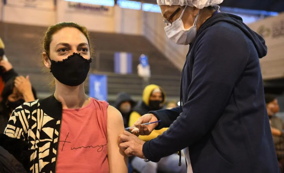 ¿Por qué afirman que agosto será el mes de las segundas dosis?