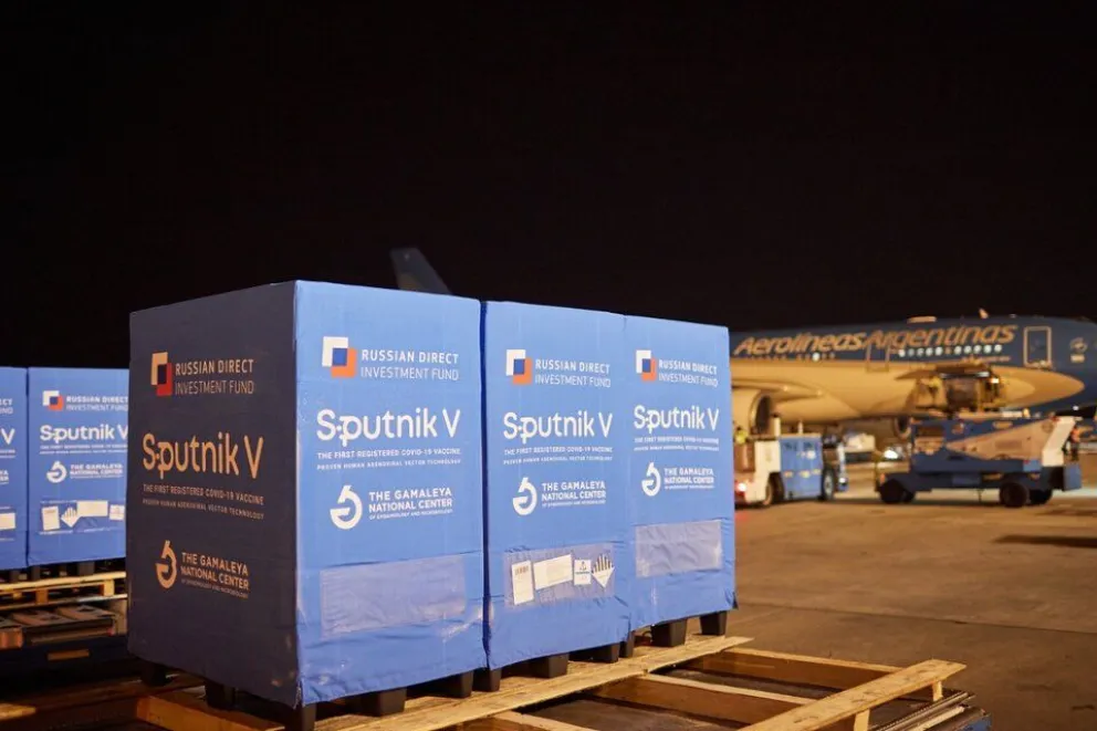 Ya están en el país los insumos para producir 800 mil segundas dosis de Sputnik V