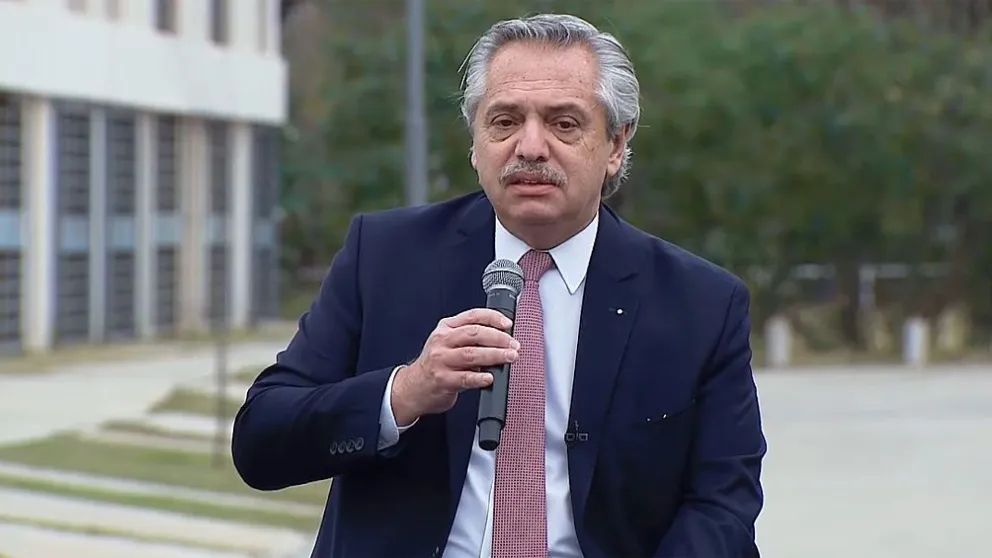 Alberto Fernández: "Todos los candidatos deben dejar sus cargos"