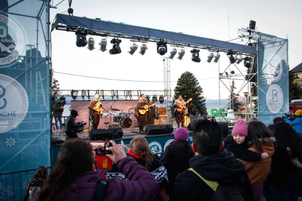 Tras la lluvia inició la Fiesta Nacional de la Nieve