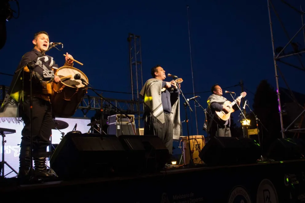 Jazmines del Alba requiere del voto de los barilochenses