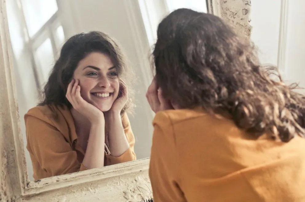 Los signos del zodiaco más presumidos: ¡No pueden dejar de verse al espejo!