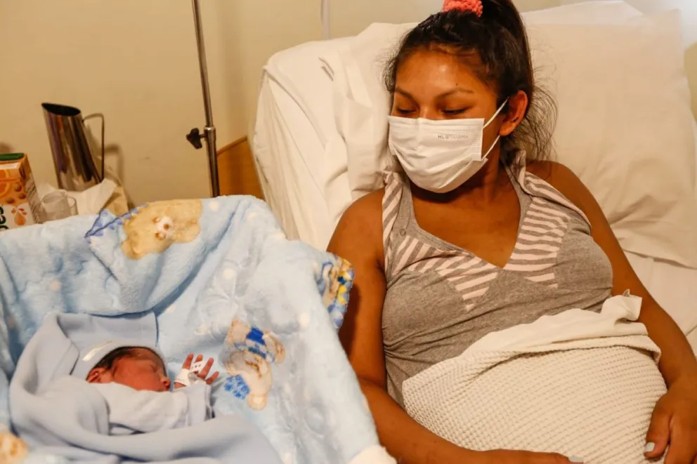 Lautaro recibió el ajuar completo de las Damas Valesanas en el Día de Suiza