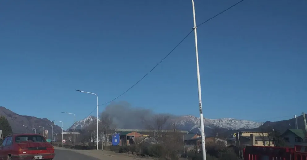 Se incendiaron residuos forestales en el Vertedero