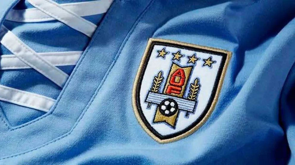 Escudo original de la selección uruguaya de fútbol años ochenta y