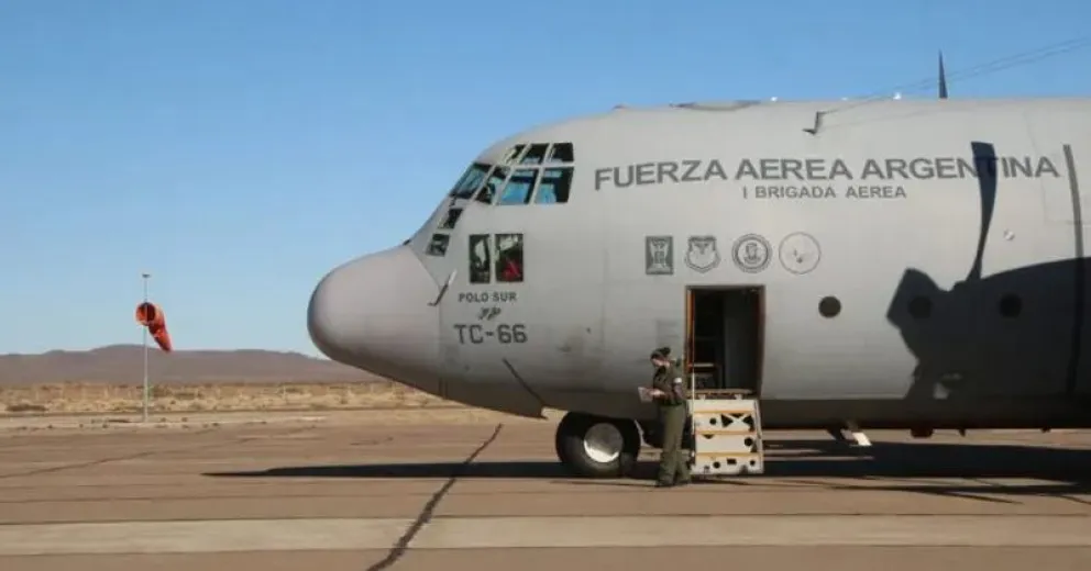 Un avión Hércules aterrizó en Zapala y revolucionó a la ciudad