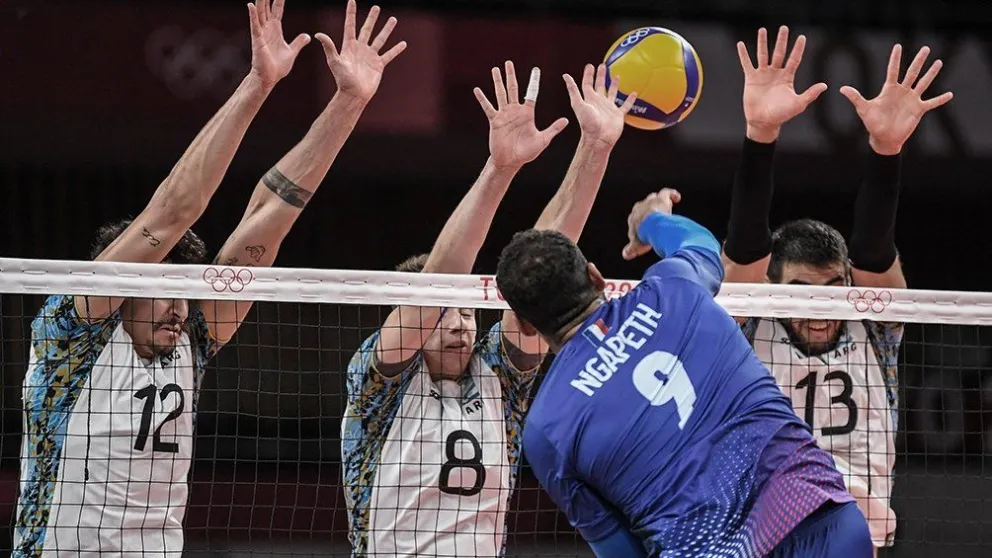 Argentina cayó ante Francia y jugará por el bronce con Brasil