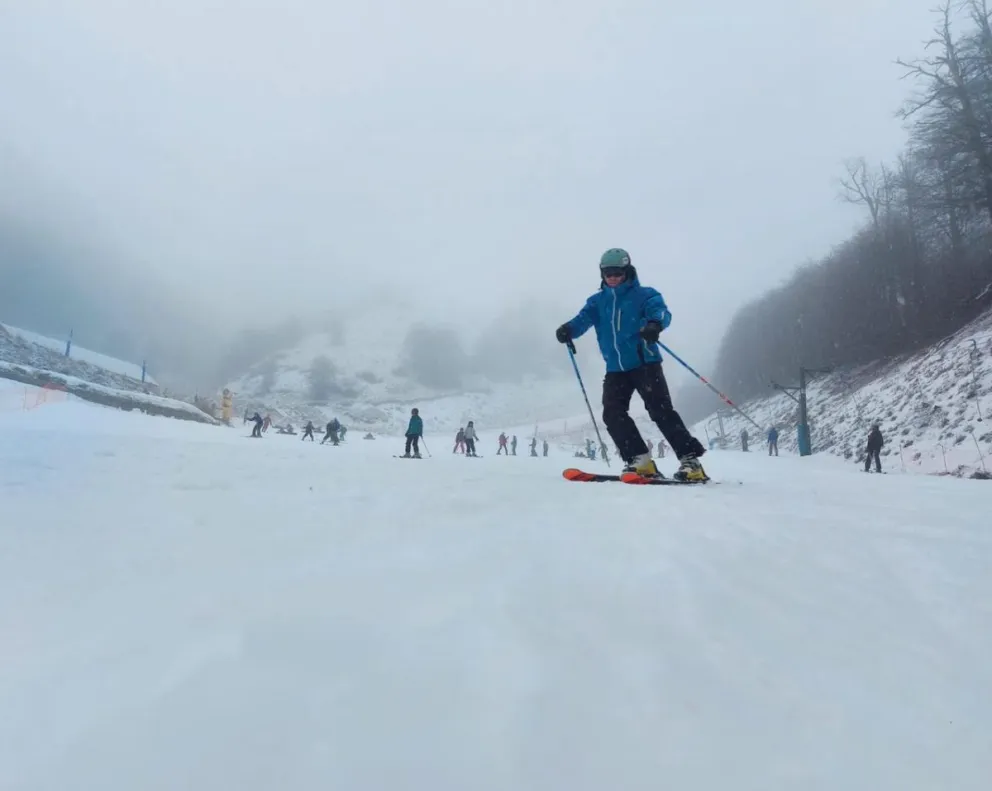 Nevó en el cerro Catedral y es noticia 