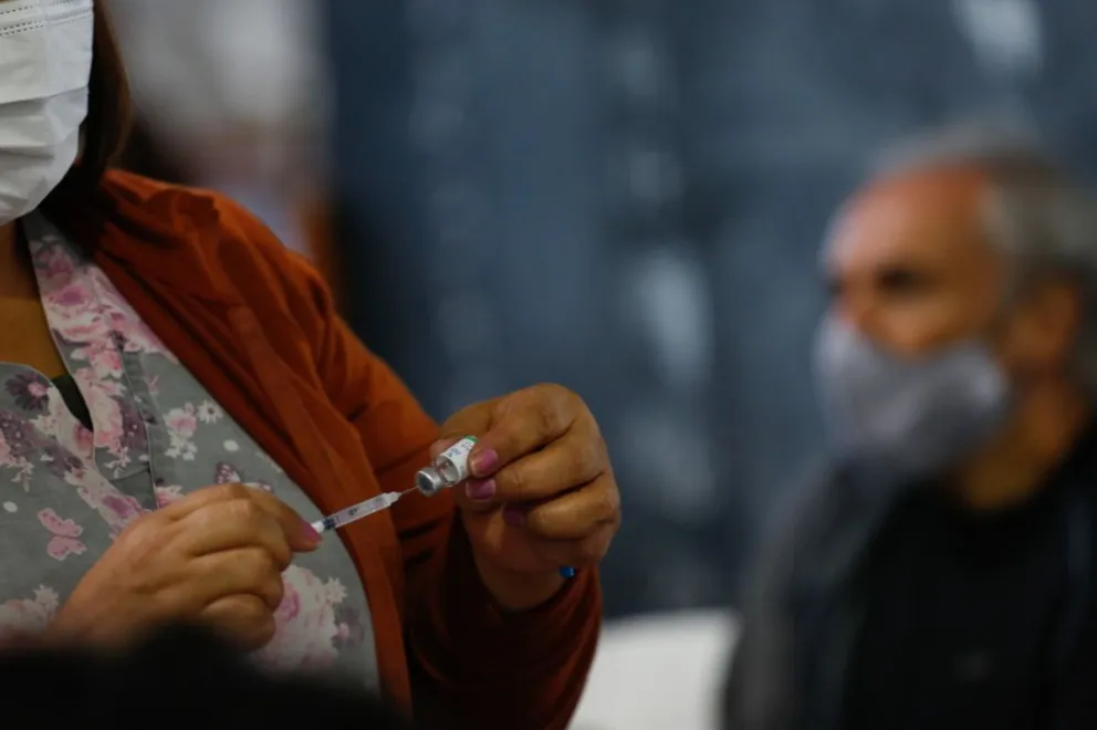 Se viene en Bariloche la vacunación contra el COVID sin bajarte del auto  