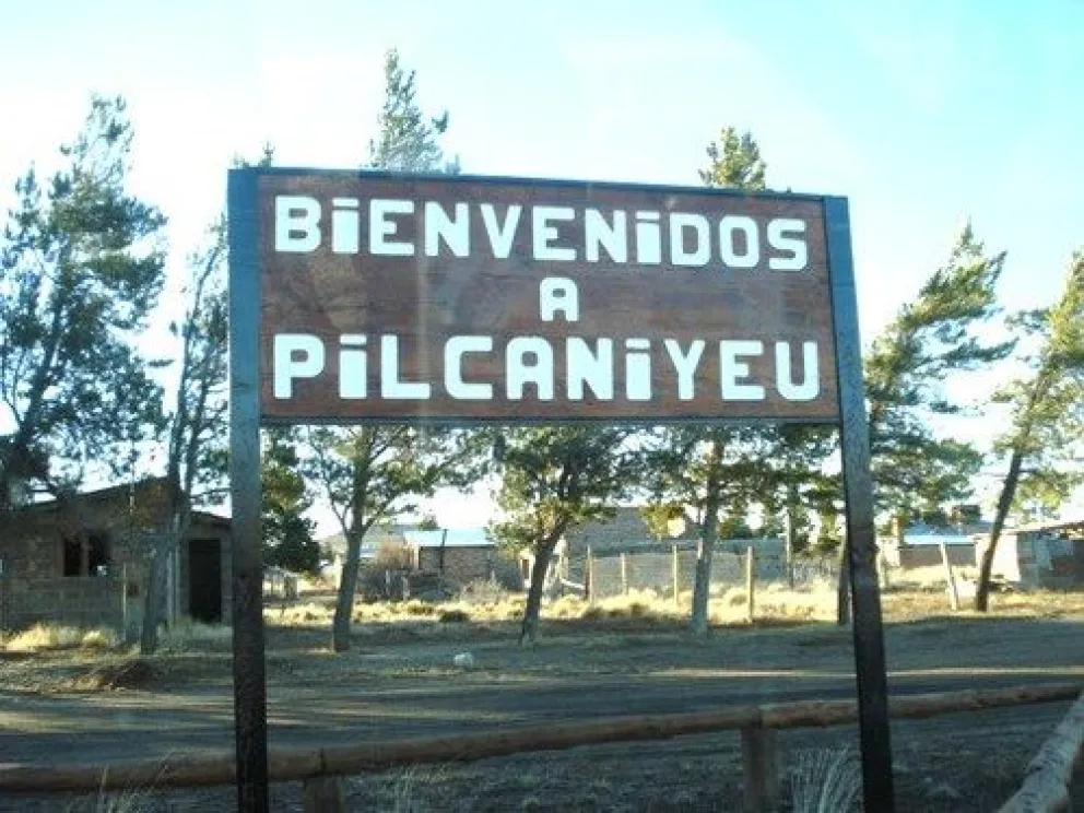 Postre de manzanas y piñones en el toldo de Foyel
