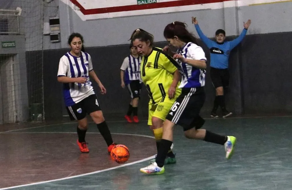 Se juegan las semifinales en el barrio La Cumbre