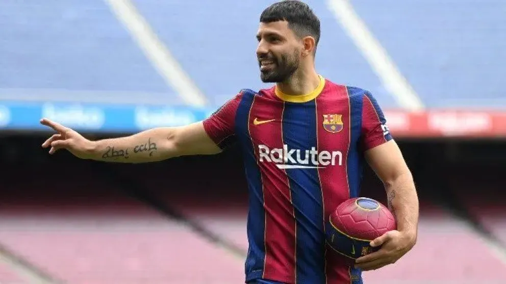 ¿Se rompió? La noticia sobre el Kun Agüero que lamentan todos en Barcelona