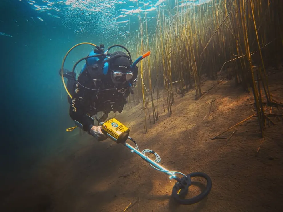 Avanza el documental que busca el primer gran naufragio en el Nahuel Huapi 