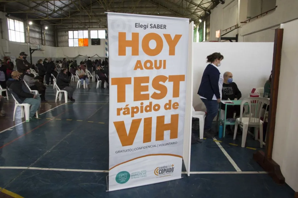 Realizaron test de HIV y hepatitis “C” a quienes finalizaban de vacunarse contra el COVID-19