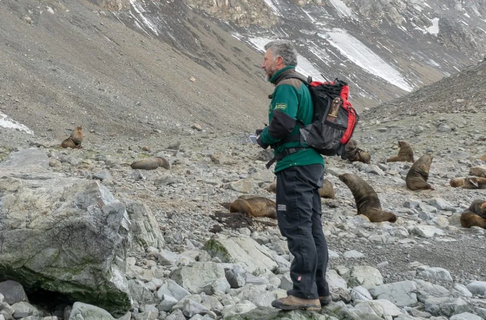 Un guardaparque en la Antártida, preocupado por posibles incendios en la Patagonia