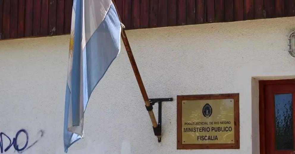 La Fiscalía le atribuyó causar un accidente pero los testimonios indican que no manejaba