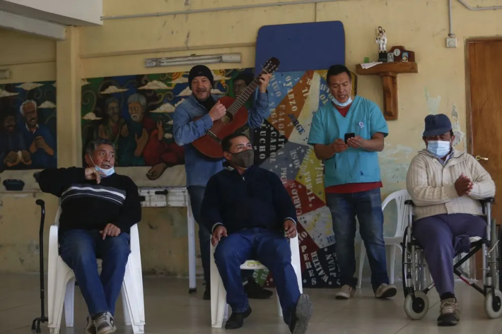 Alumnos del Hogar Emaús homenajearon la figura del general San Martín