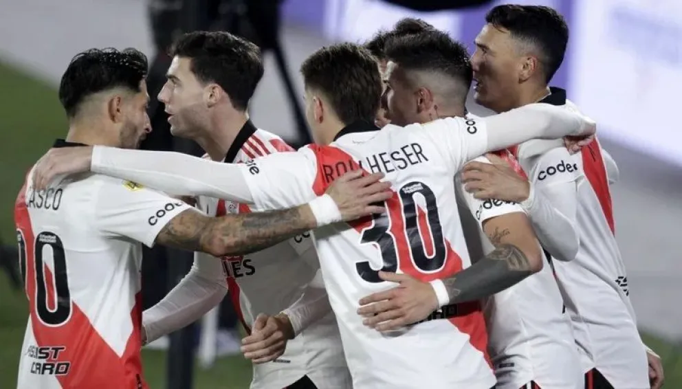 River volvió al triunfo ante un Vélez perdido: terminaron 2-0