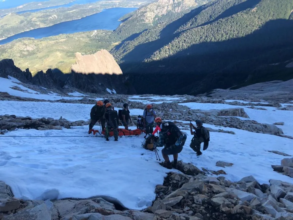 Seguridad en la montaña: realizaron una práctica de rescate en avalancha 