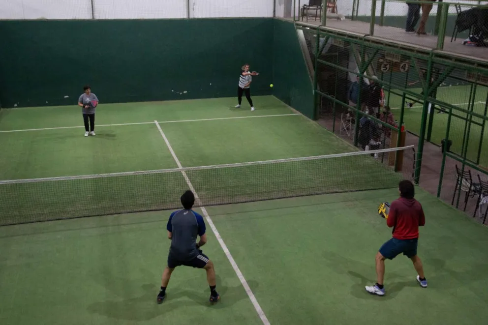 El pádel brindó un atractivo torneo en el Ñireco  