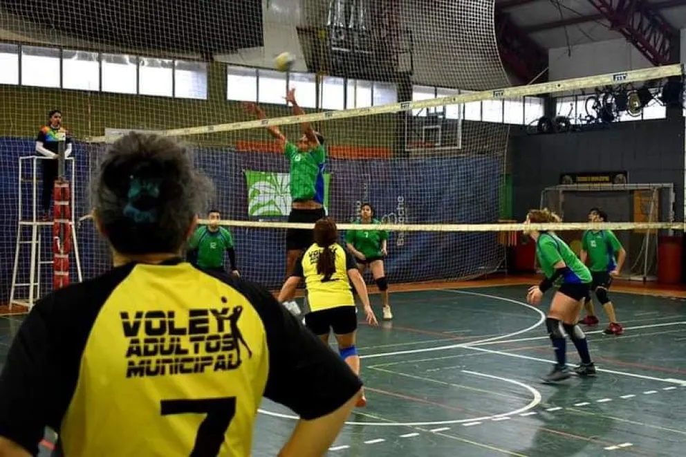 Gran jornada de vóley municipal Mixto Maxi 30