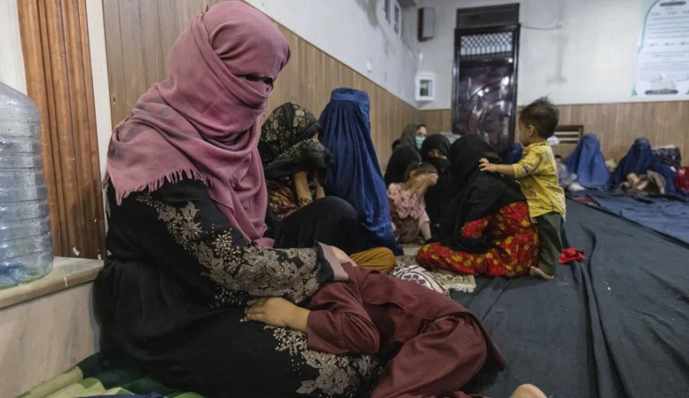Mujeres bajo el horror en Afganistán: 29 prohibiciones que imponen los talibanes