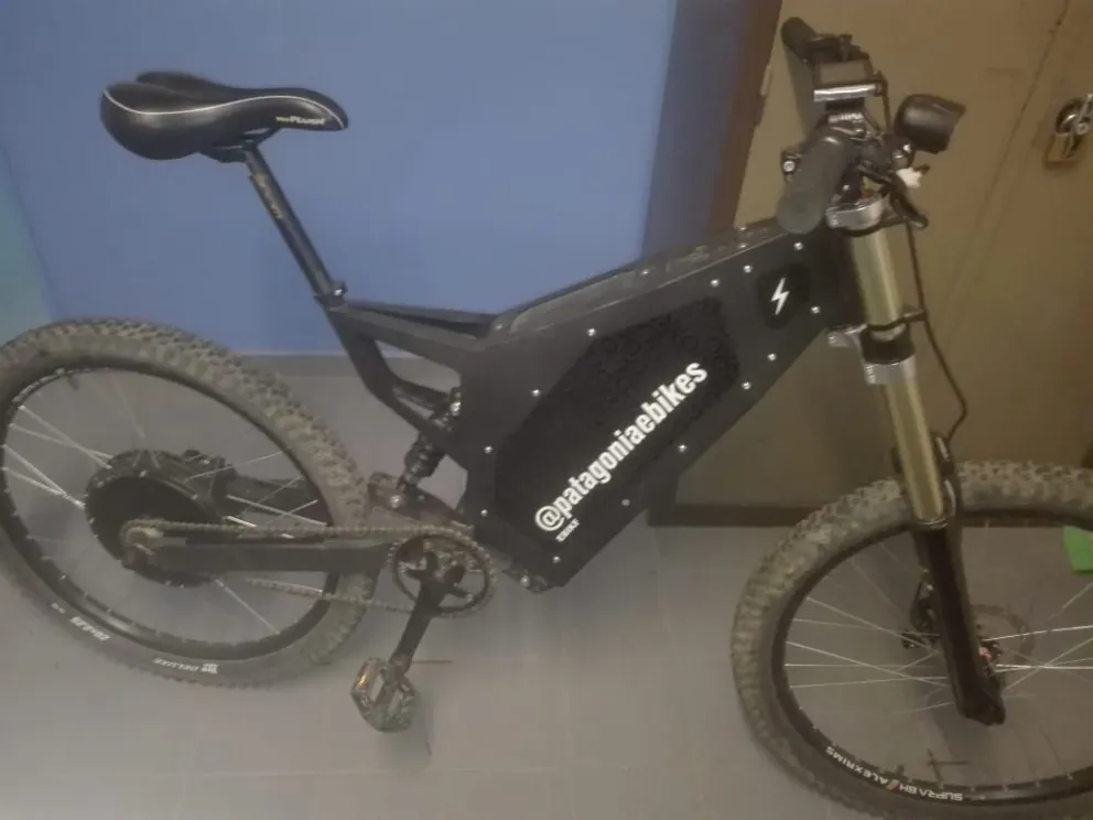  Delincuente robó tres bicicletas y las escondió bajo unas ramas