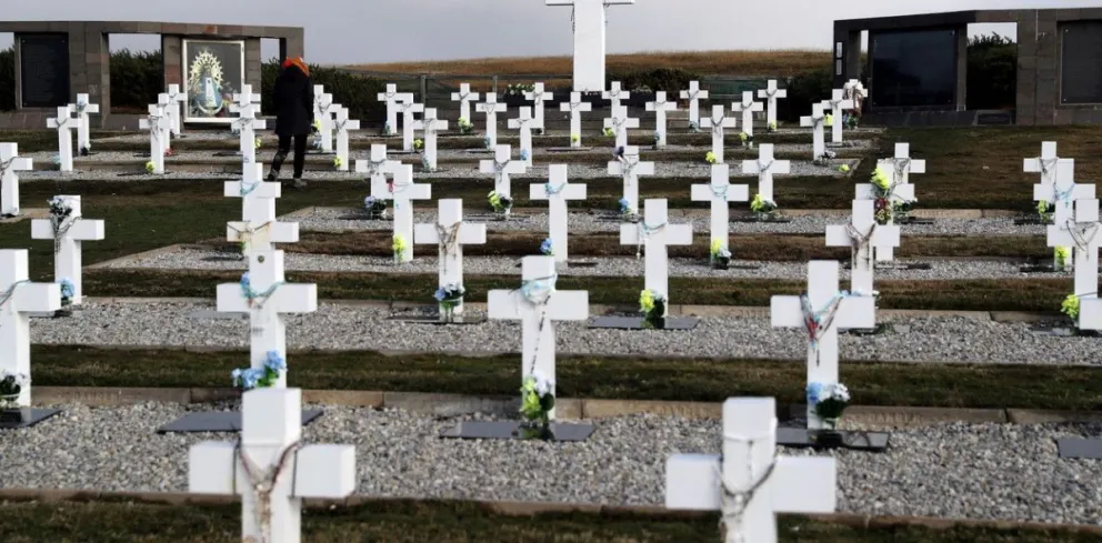Hallan en Malvinas restos de cinco combatientes no identificados