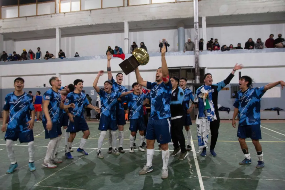 Luz y Fuerza goleó y es el campeón de la Primera C