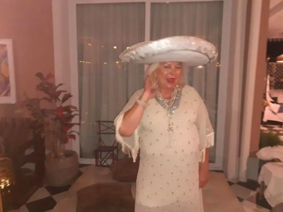 Citan a los mariachis por la fiesta clandestina de 70 personas organizada por Carrió 