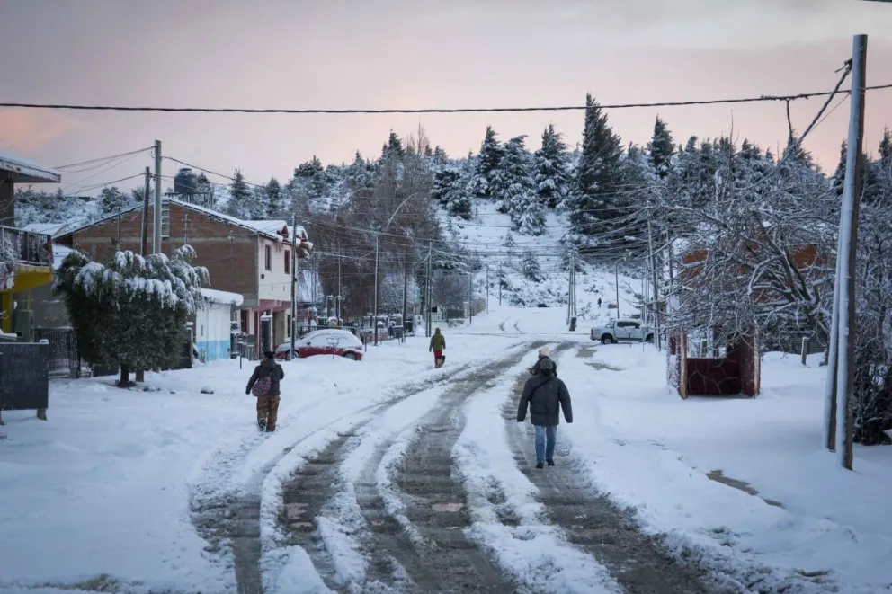 Ya llegó la nieve a Bariloche ¿seguirá durante la semana?