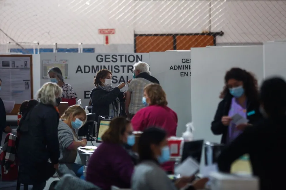 La primera jornada de aplicación de la dosis adicional fue “muy tranquila”