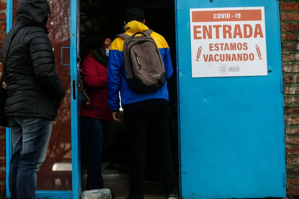 Extienden el horario de vacunación en el Gimnasio Municipal Nº1