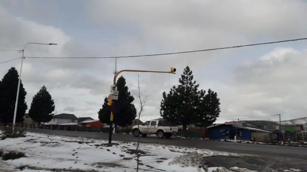 Los “Vecinos autoconvocados por el agua” también reclaman que arreglen un semáforo roto
