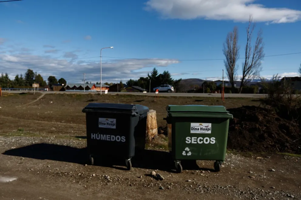 El municipio de Dina Huapi sigue con la recolección en contenedores y hay quejas de los vecinos