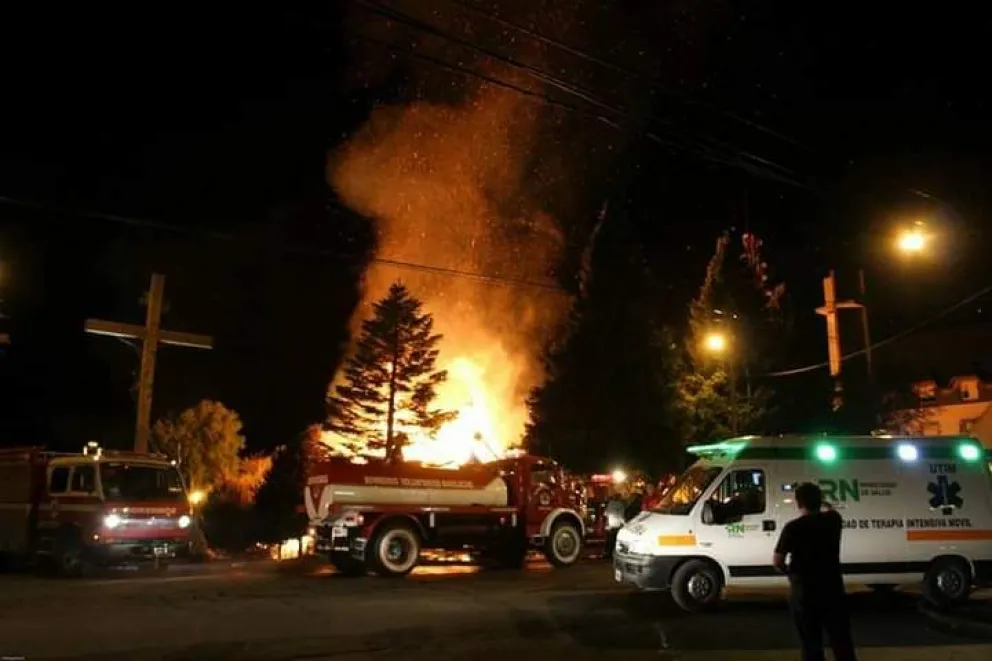 “Cuando llegamos el fuego ya había tomado toda la estructura de la Inmaculada”