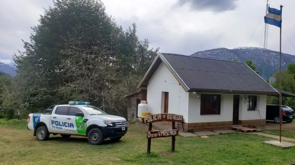 Fueron am un camping de Villa Mascardi y fueron denunciados con nombre y apellido por hurto. 