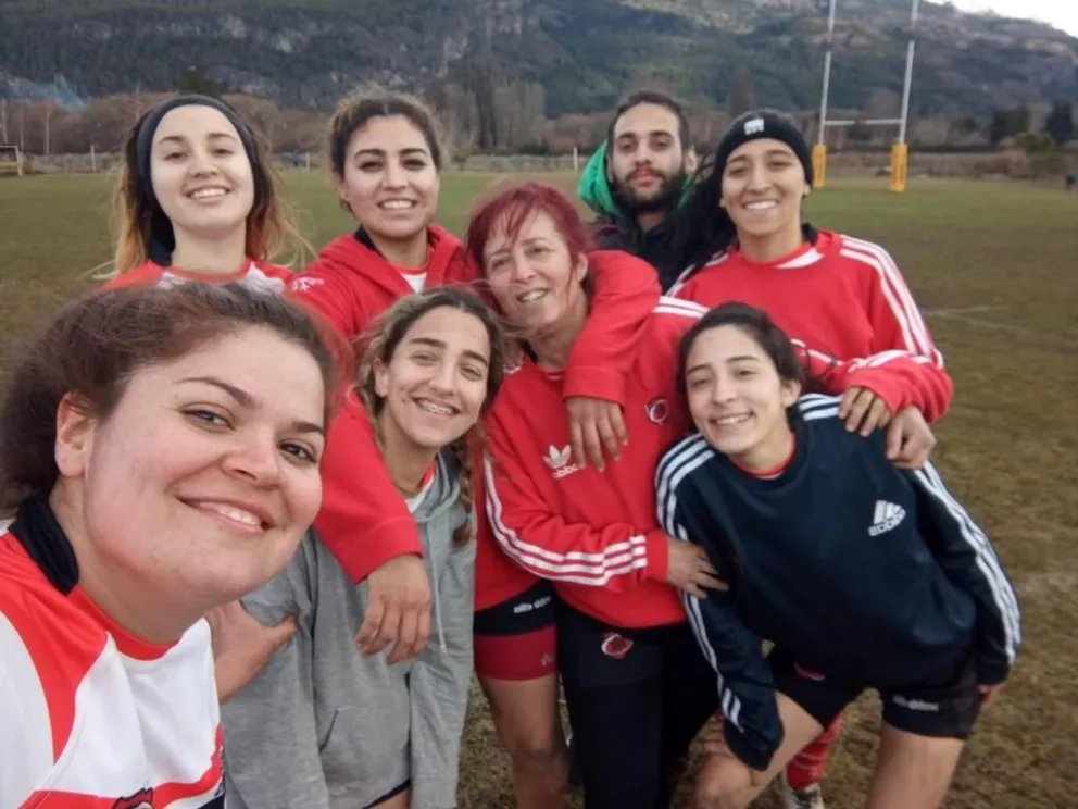 Encuentro de equipos femeninos de Los Lagos en El Bolsón