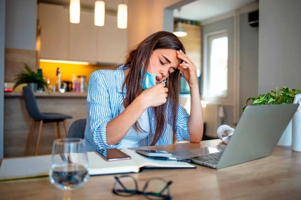 Revelan que la vacunación con dos dosis reduce las chances de padecer long covid