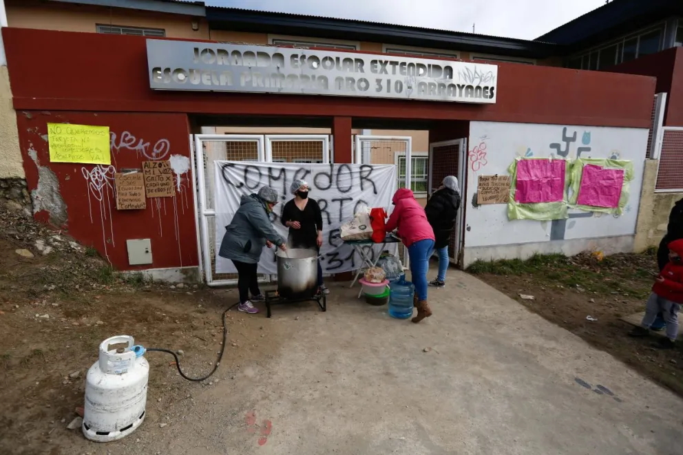 Realizaron una olla popular para los alumnos de la Escuela 310