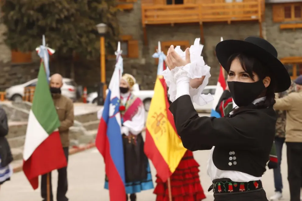 Colorido y emocionante acto por el Día del Inmigrante