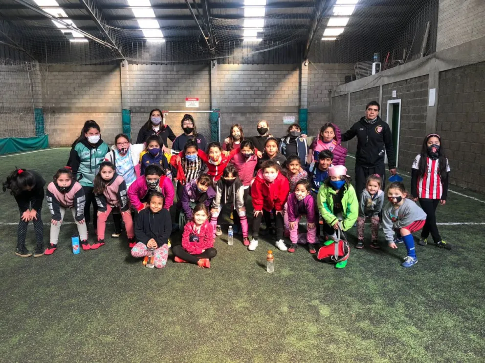 Las Pinchitas recibieron la visita de entrenadores de Río Negro Deporte