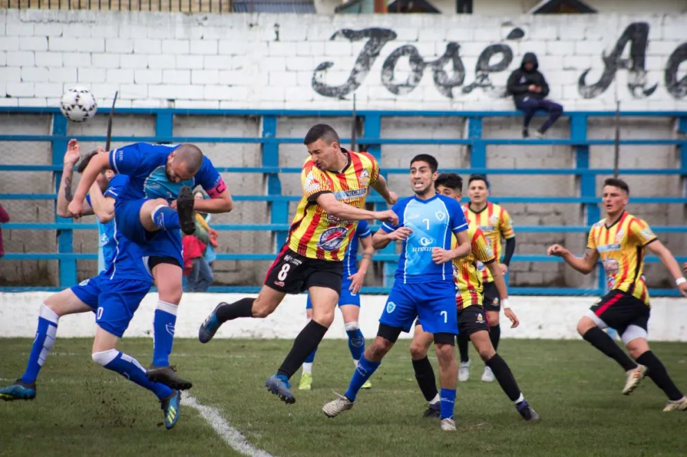 Puerto, Lácar, Estudiantes y Cruz del Sur son los semifinalistas